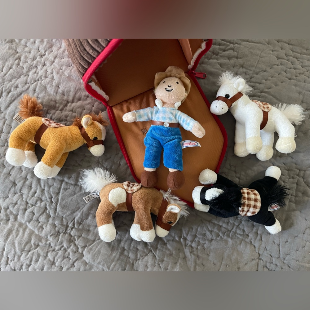 Prextex Farm Adventure Plush Barn Set Horses Farmer Zip Soft Toddler Toy Handle - Picture 2 of 15